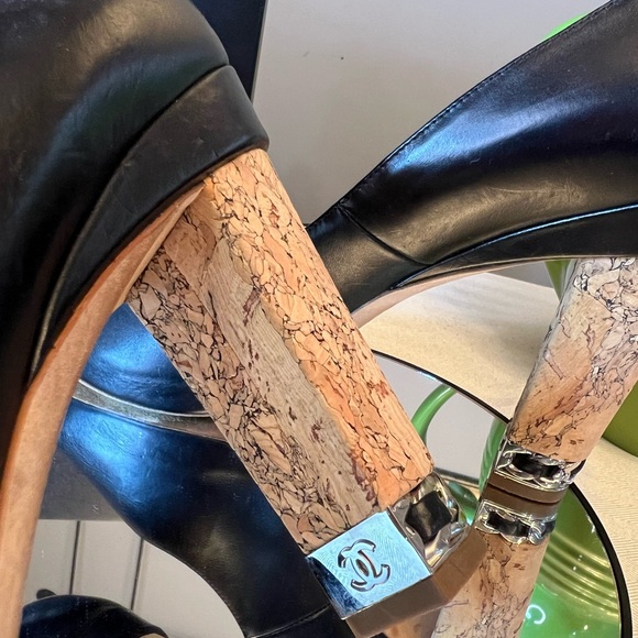 CHANEL CC Logo Black Genuine Leather Peep Toe Platform Cork Chain Pump Heels - Picture 11 of 11